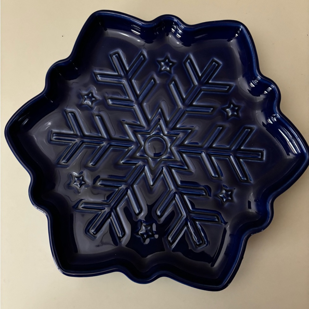Fiesta Snowflake Shape 8” Embossed Holiday Plate  Twilight NEW